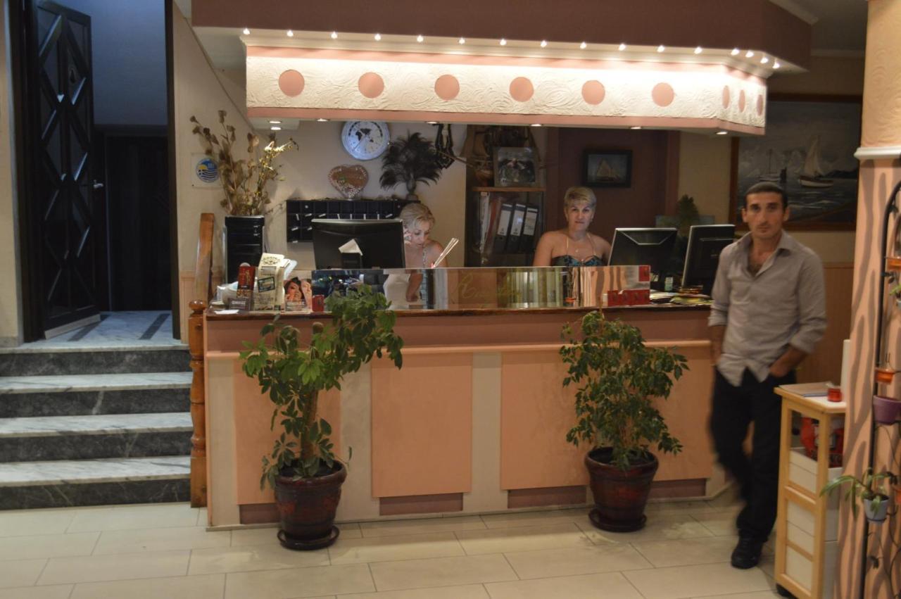 ParalíaArtemis公寓式酒店 外观 照片
